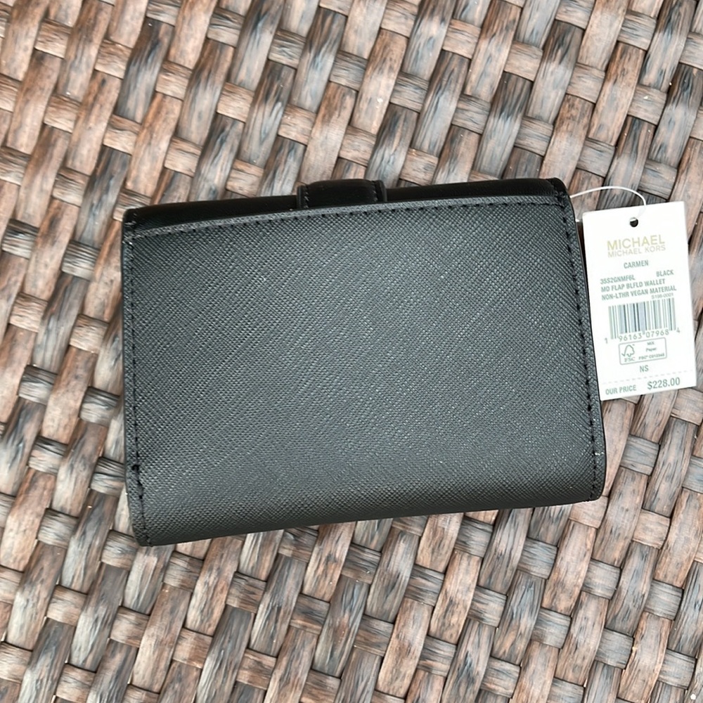 MICHAEL KORS CARMEN MEDIUM LOGO AND FAUX LEATHER WALLET BLACK - Picture 12 of 16